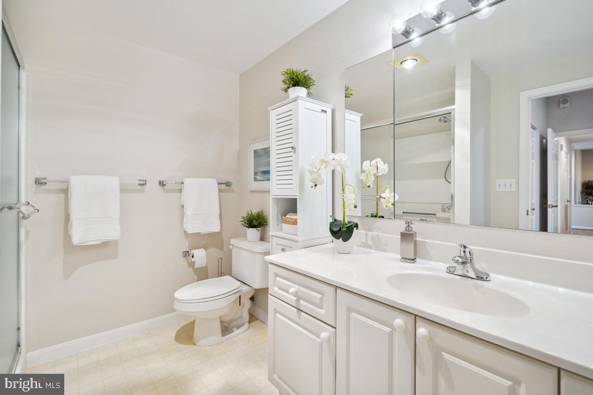 LEISURE WORLD - Residential