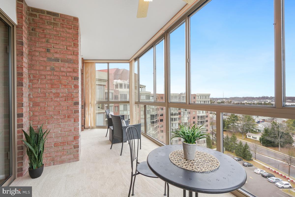 LEISURE WORLD - Residential