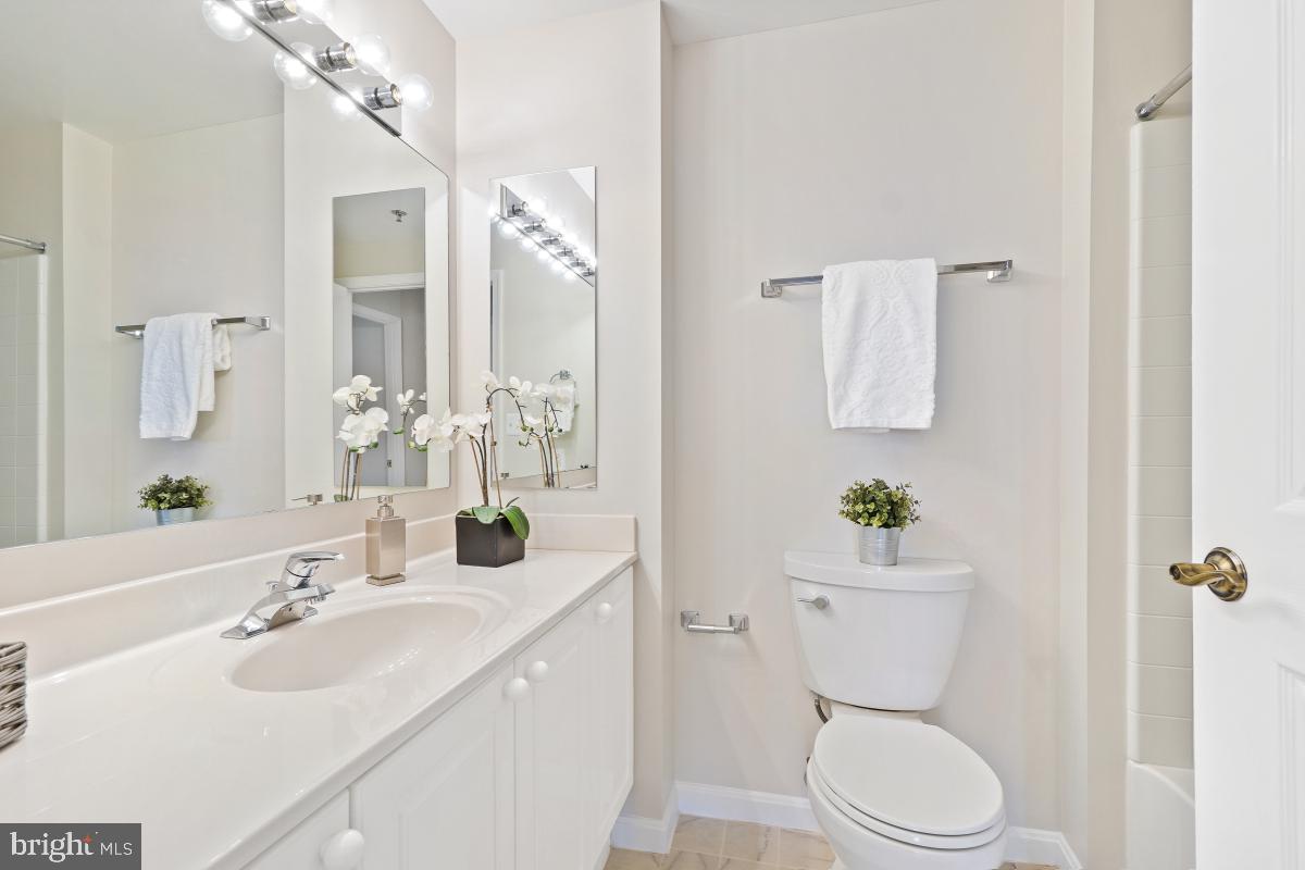 LEISURE WORLD - Residential