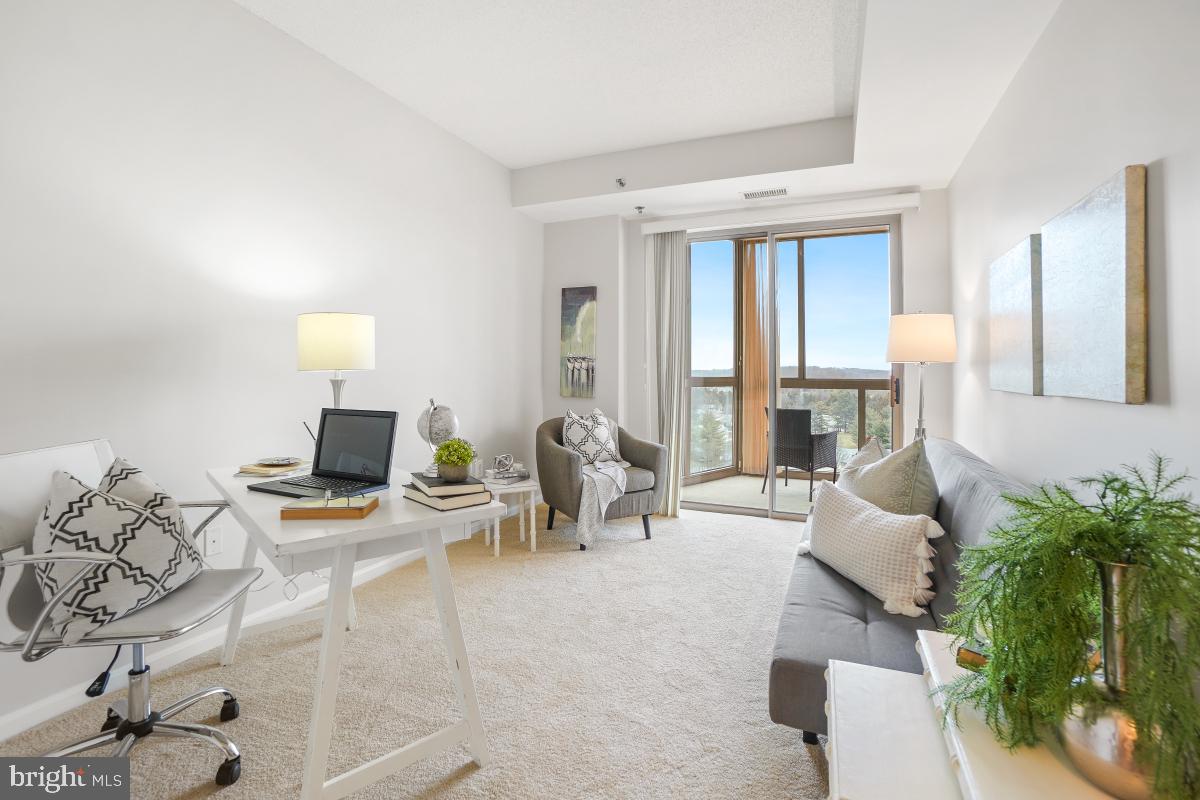 LEISURE WORLD - Residential