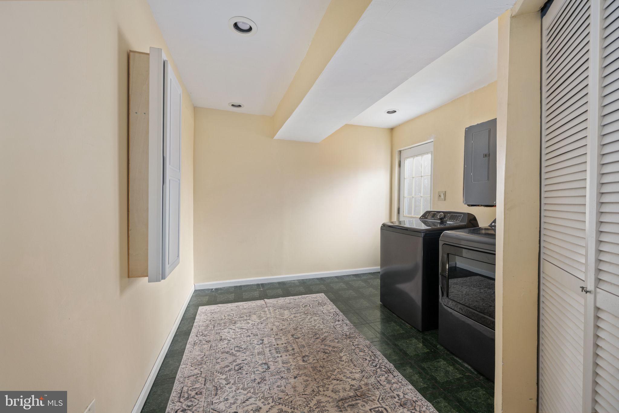 SOUTH HILL ESTATES - Residential