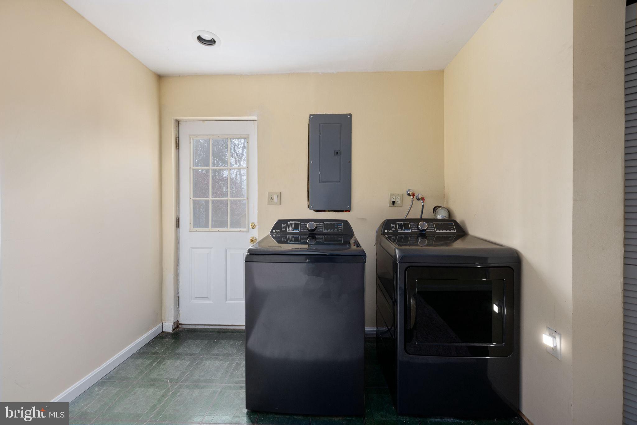 SOUTH HILL ESTATES - Residential