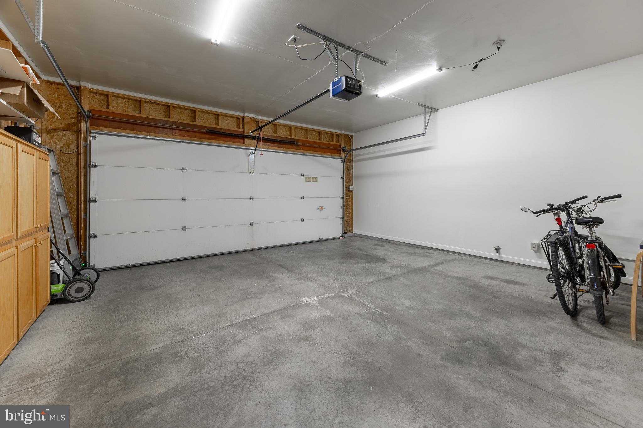 GREENLEAF MANOR - Residential