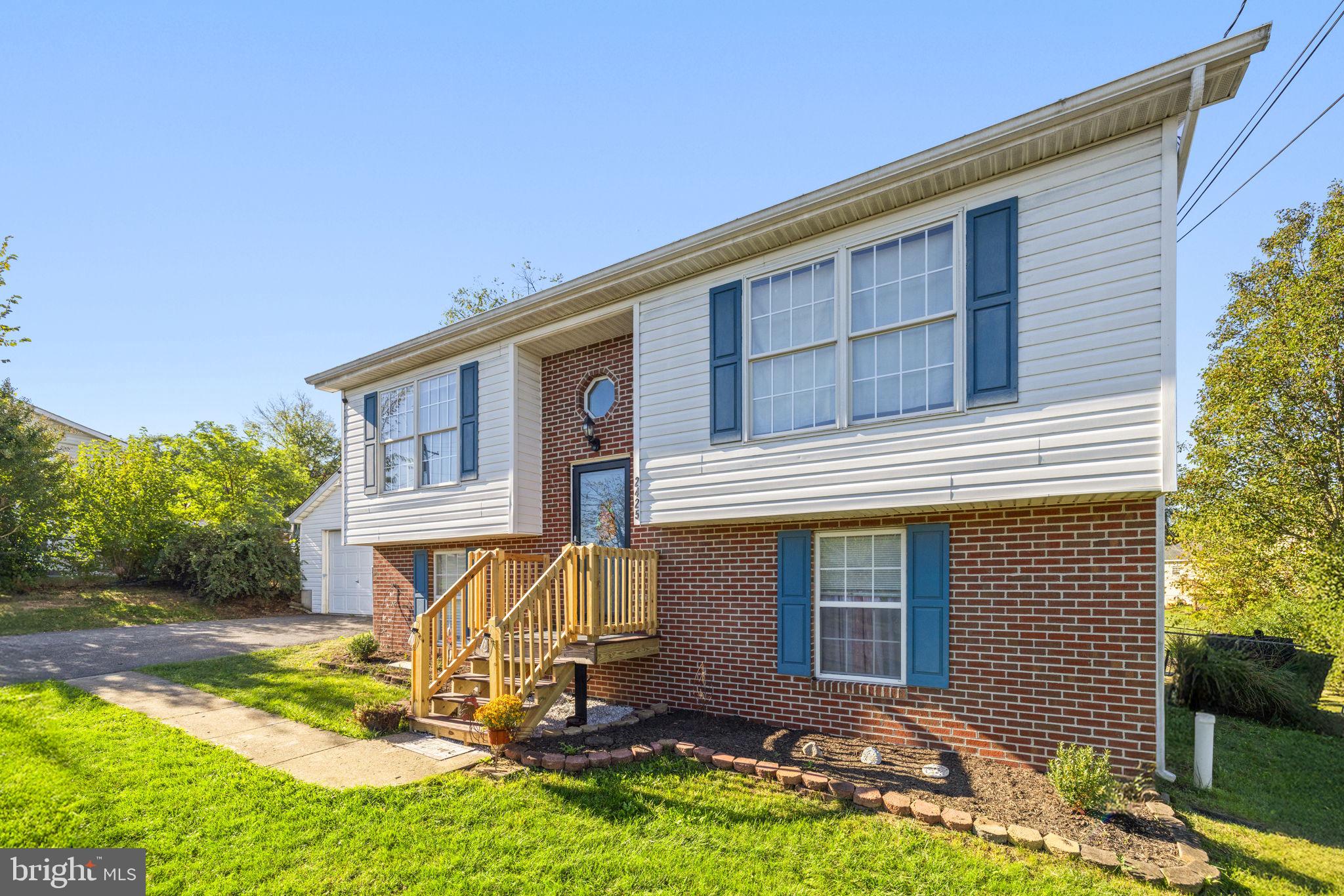 HEADLEY COURT - Residential