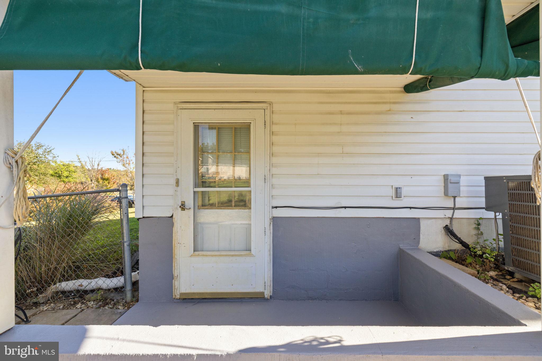 HEADLEY COURT - Residential