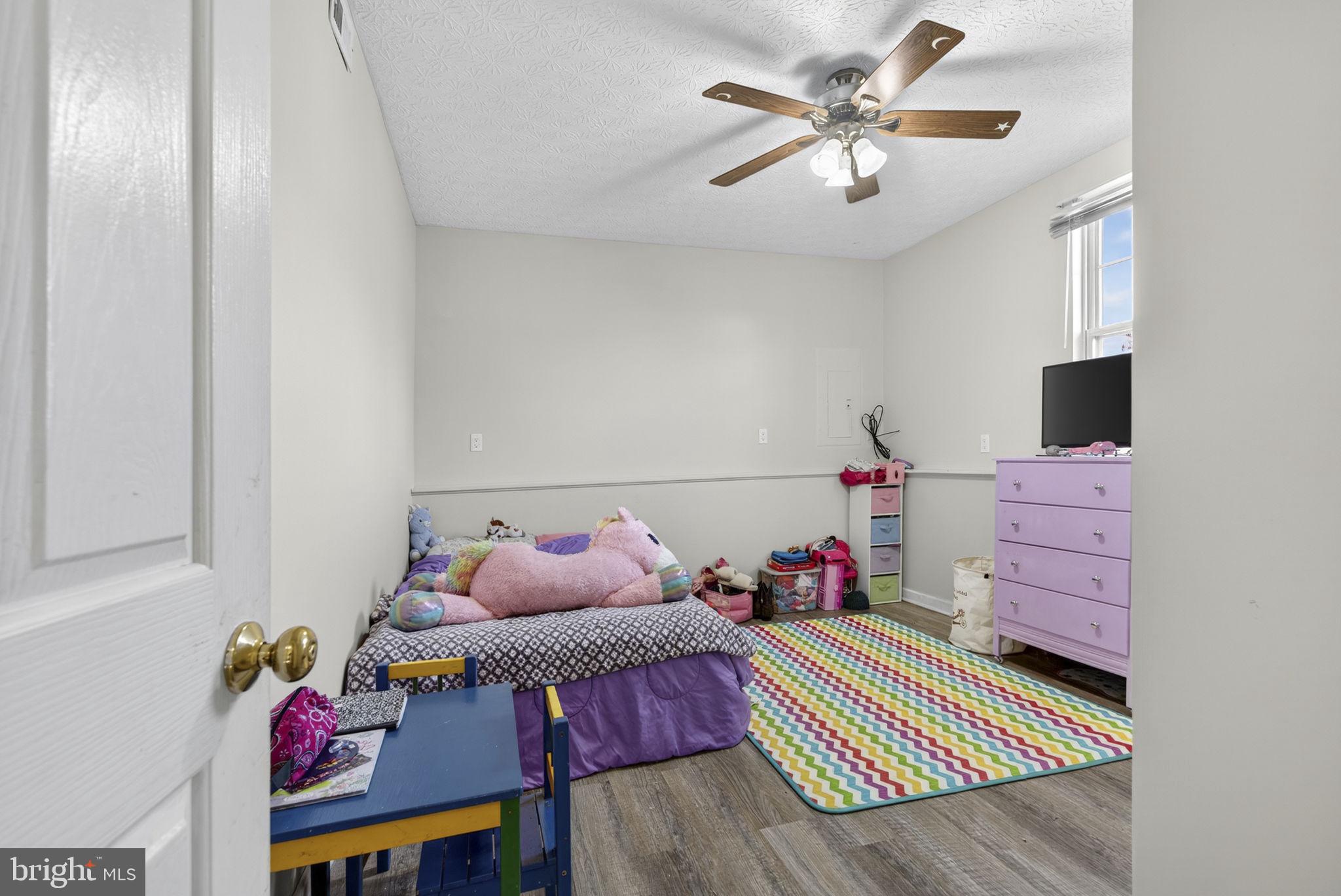 HEADLEY COURT - Residential