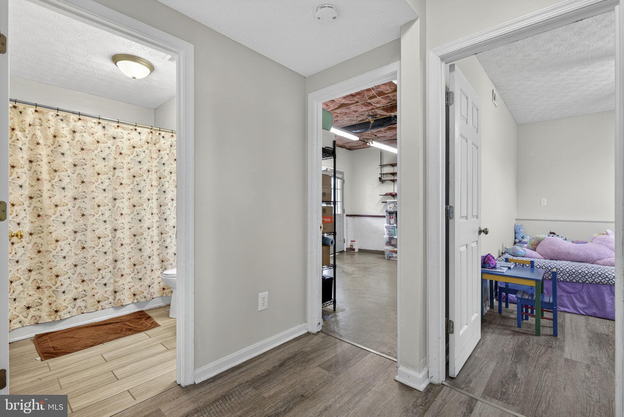 HEADLEY COURT - Residential