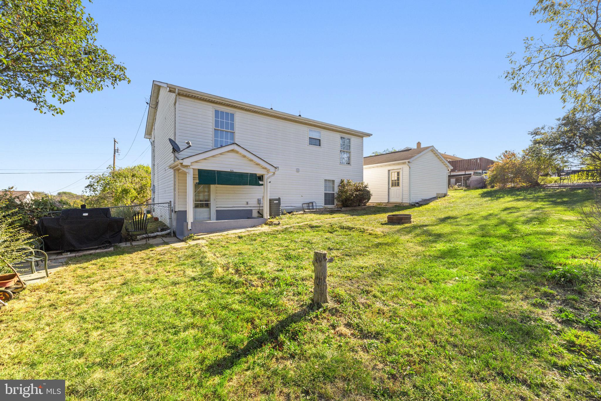 HEADLEY COURT - Residential