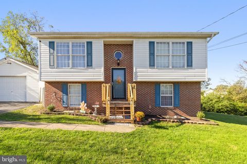 Photo of 2425 Third Street, MIDDLETOWN, VA 22645 (MLS # VAFV2037320)
