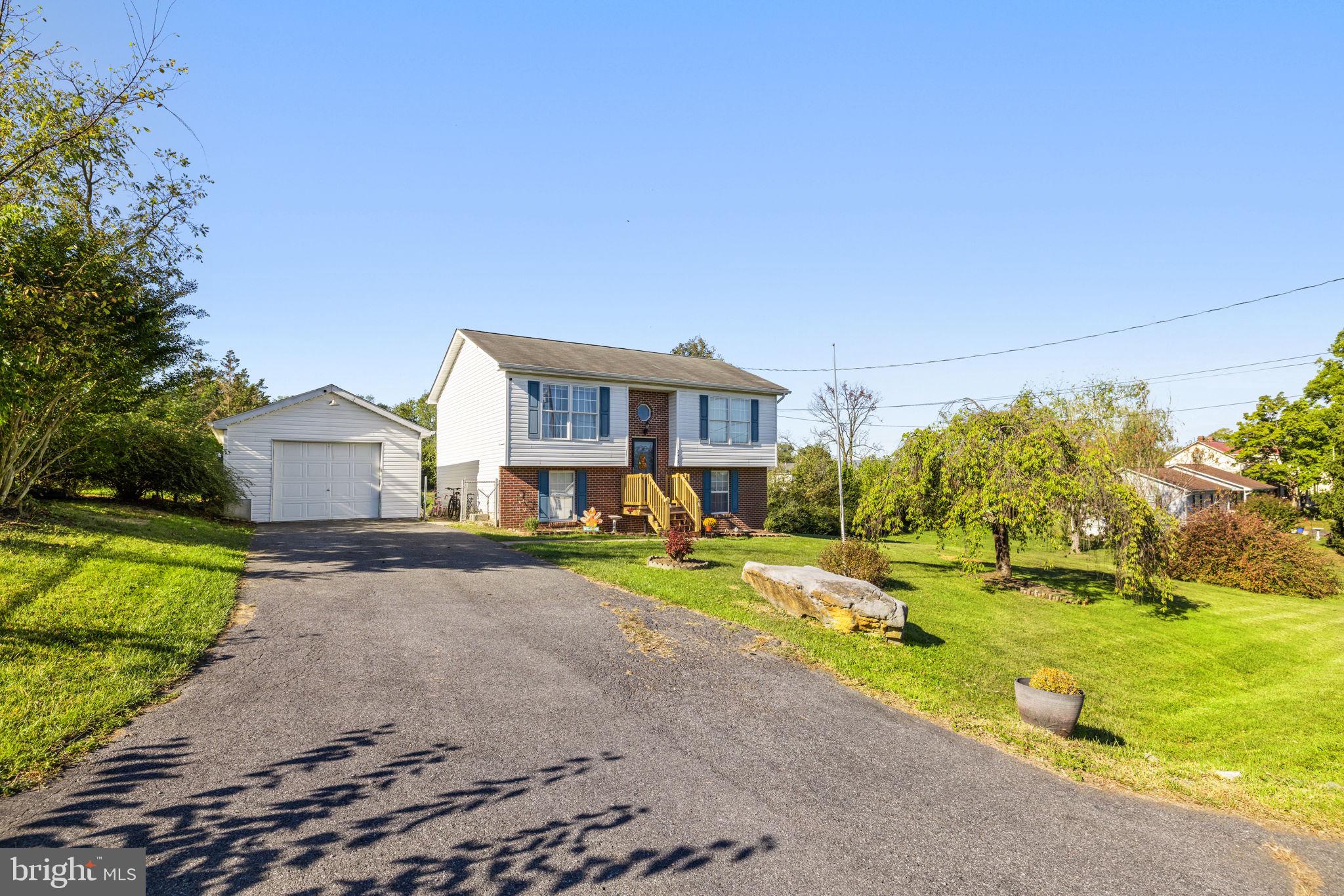 HEADLEY COURT - Residential