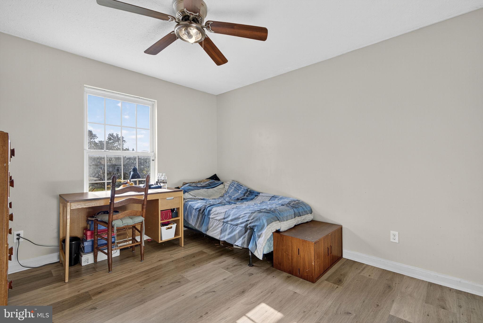 HEADLEY COURT - Residential