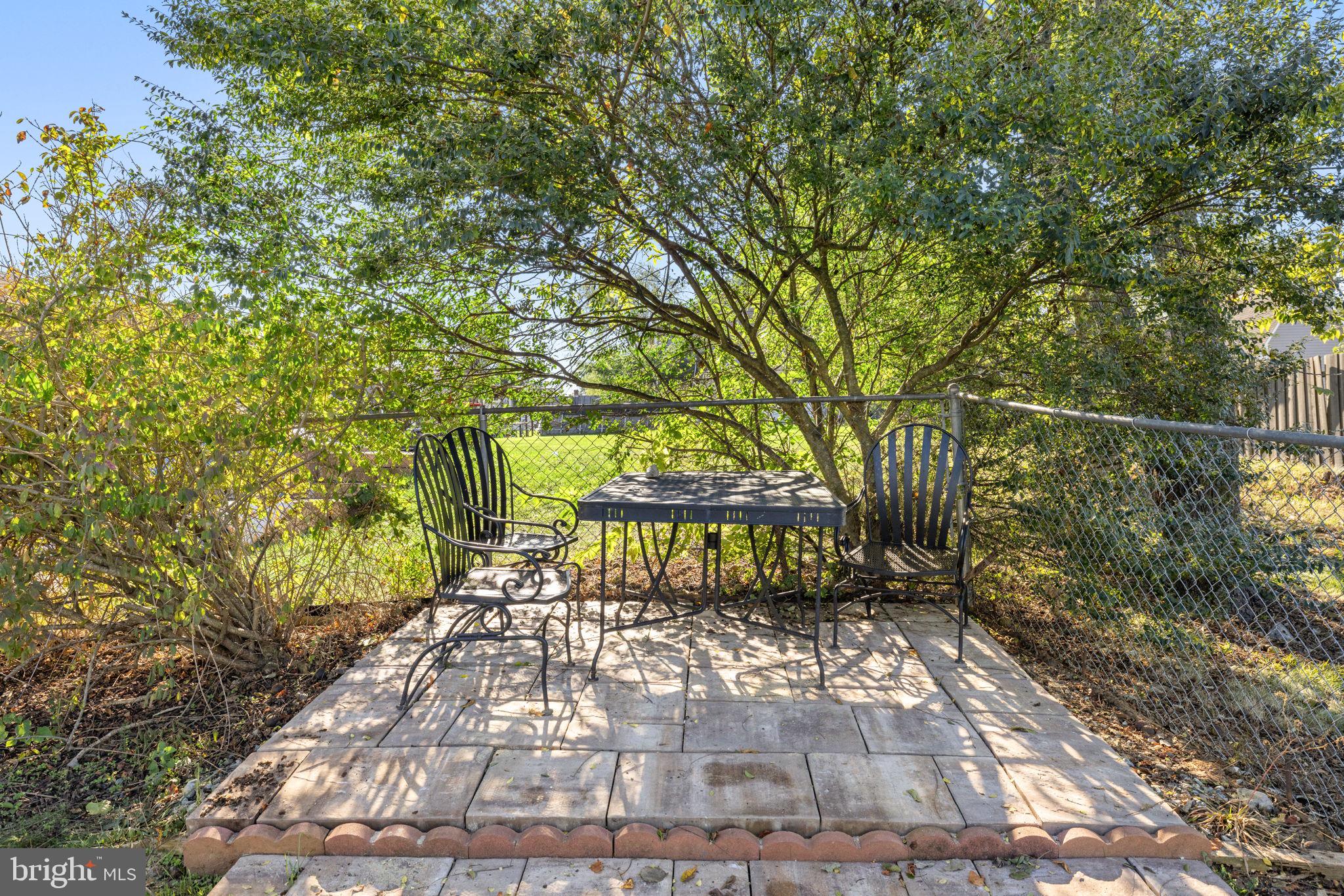 HEADLEY COURT - Residential