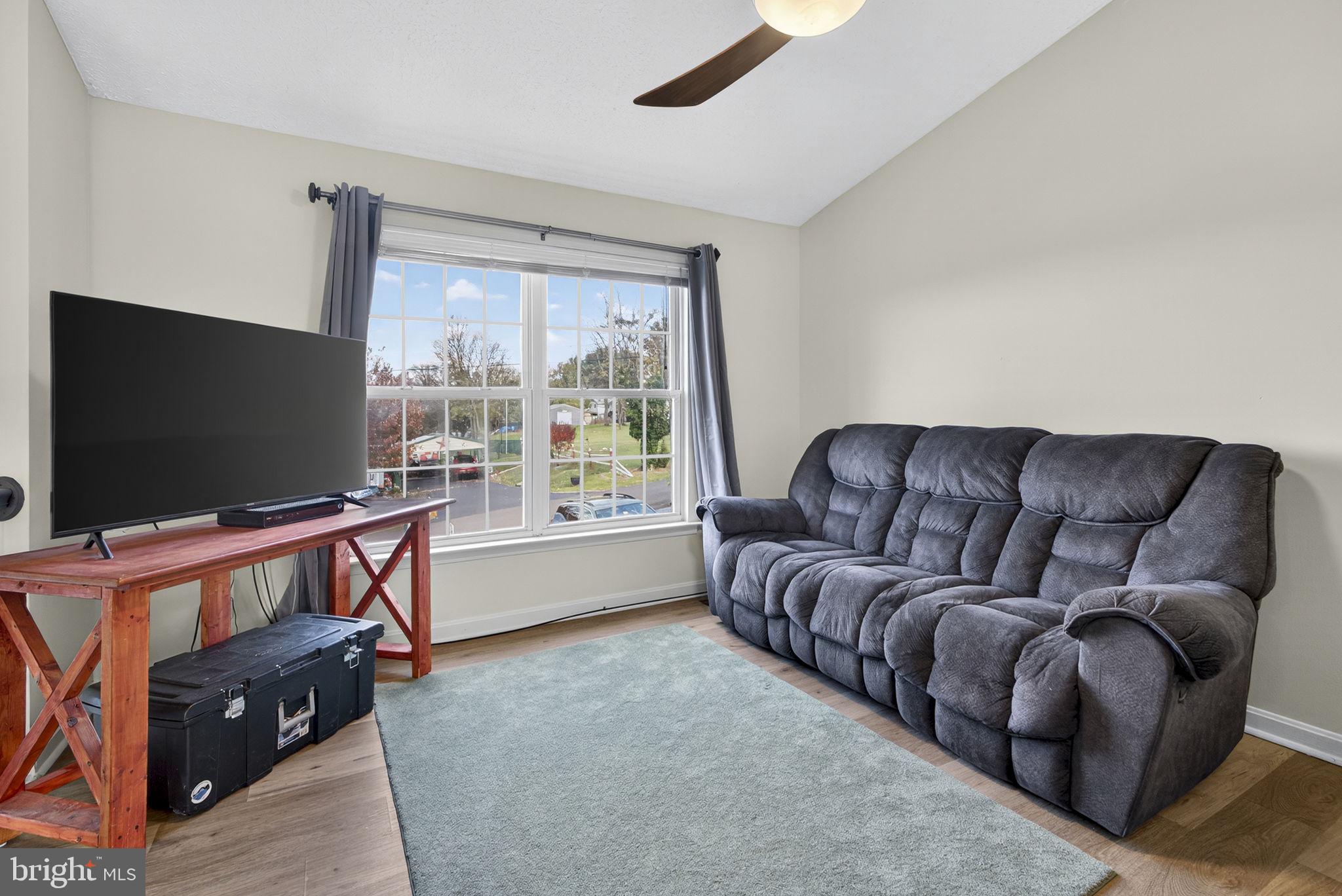 HEADLEY COURT - Residential