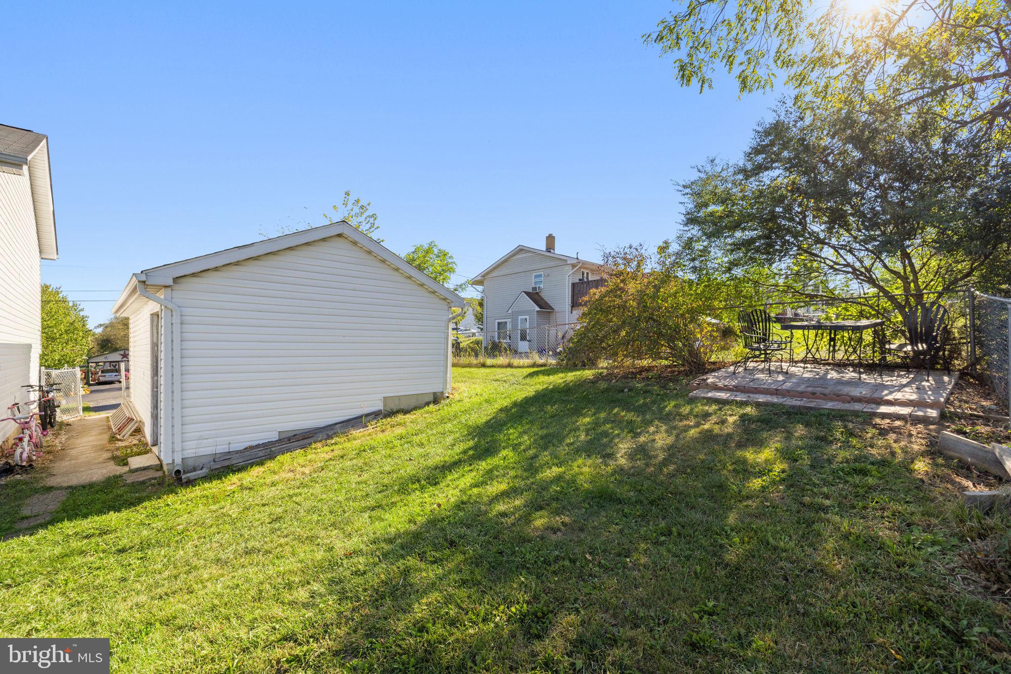 HEADLEY COURT - Residential