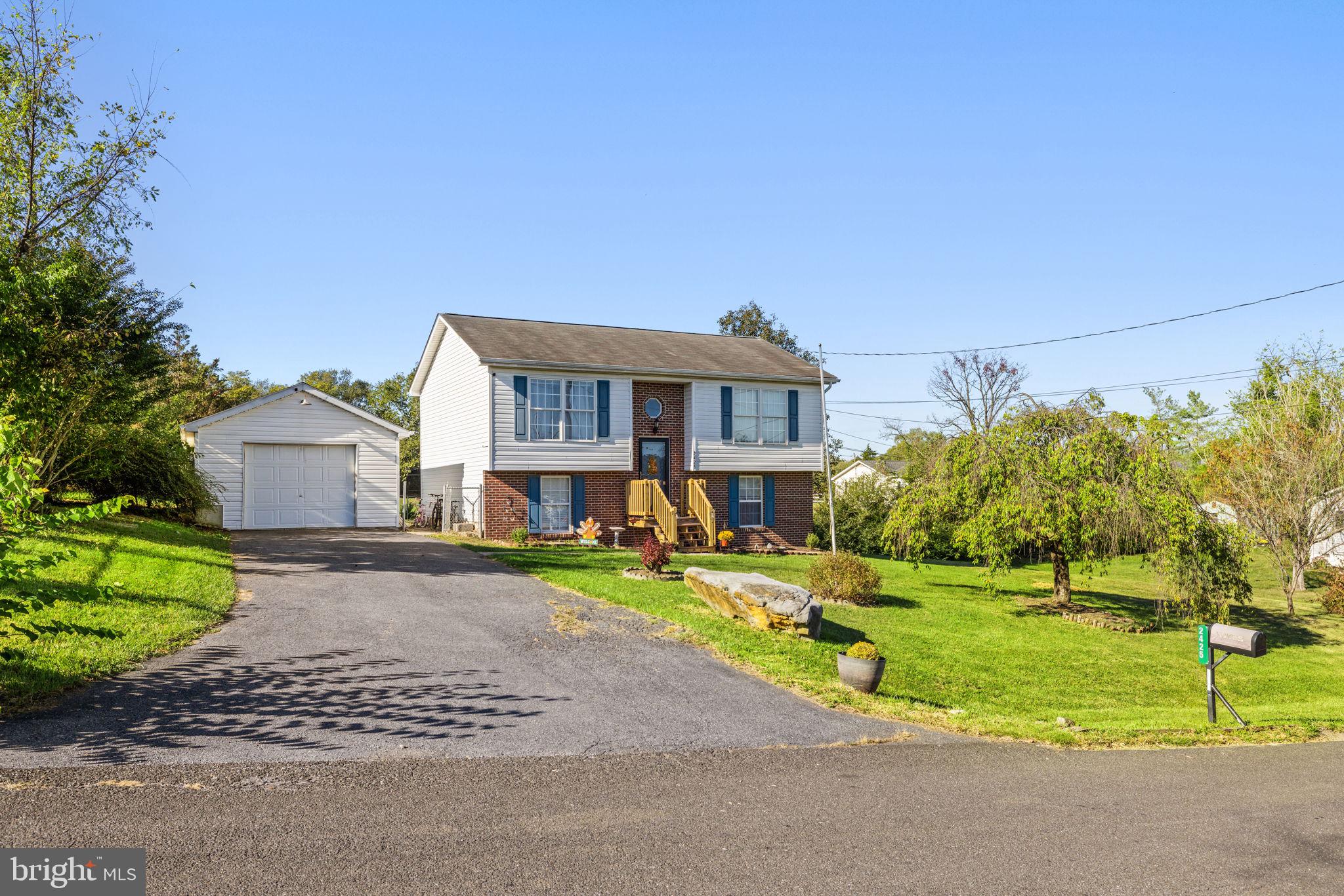 HEADLEY COURT - Residential