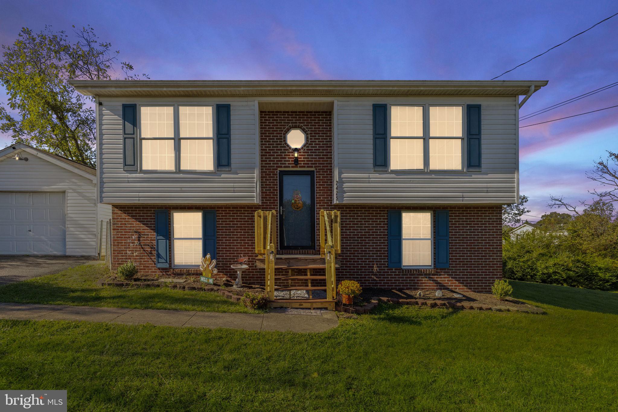 HEADLEY COURT - Residential