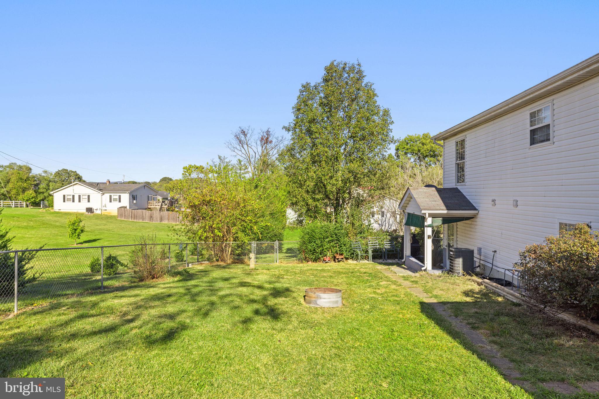 HEADLEY COURT - Residential