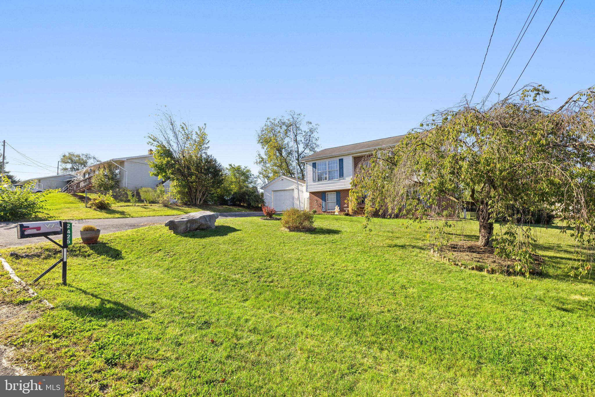 HEADLEY COURT - Residential