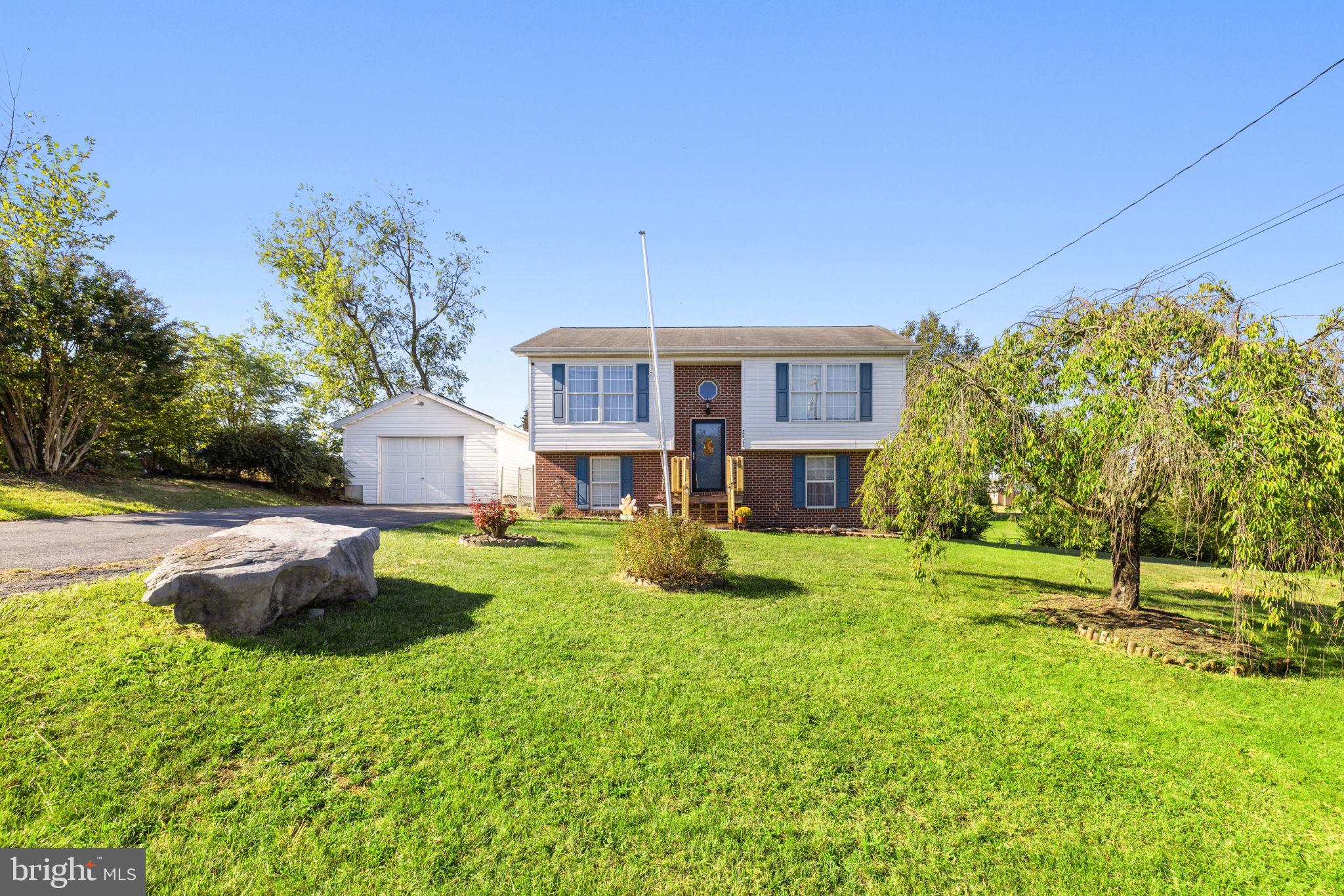 HEADLEY COURT - Residential