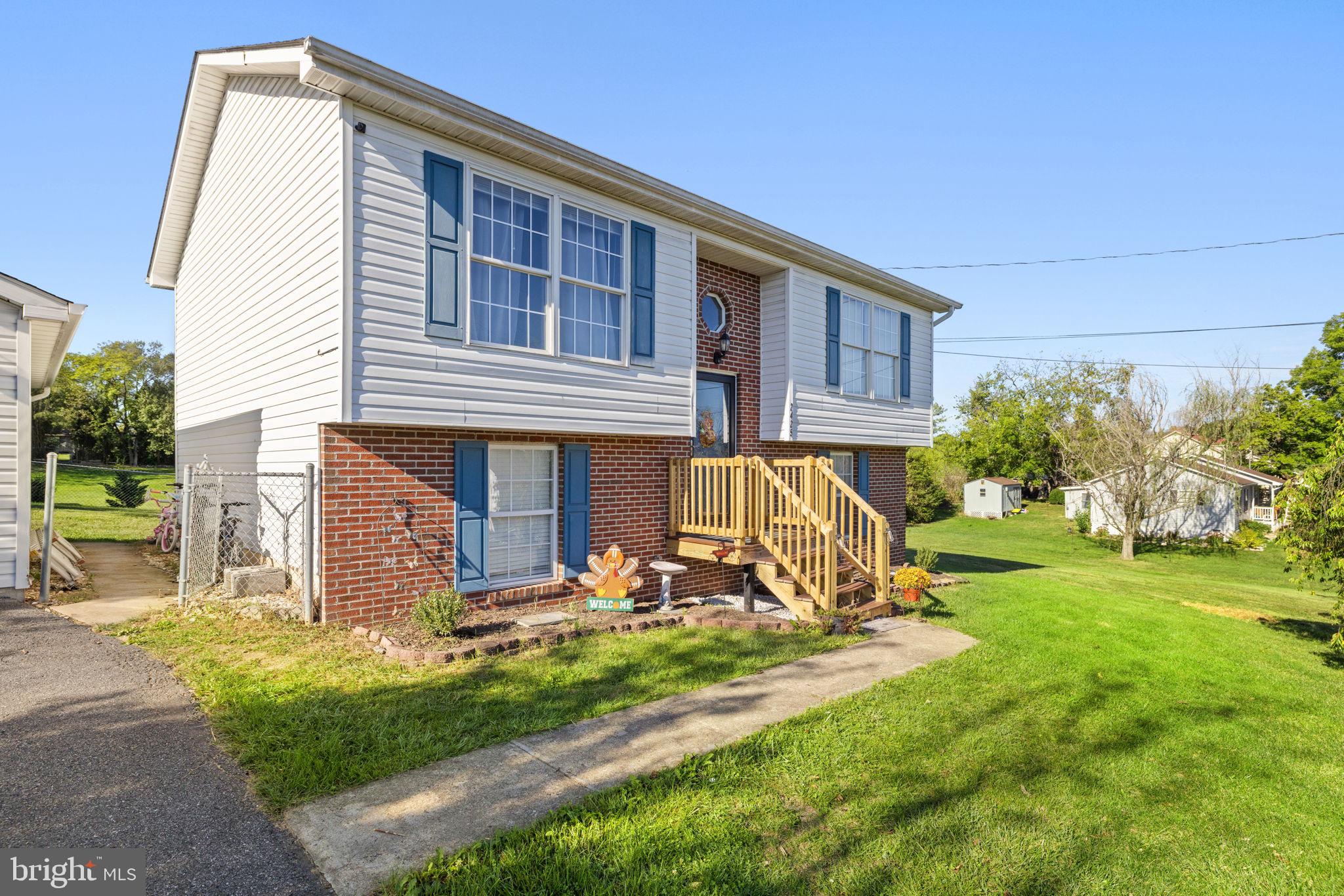 HEADLEY COURT - Residential