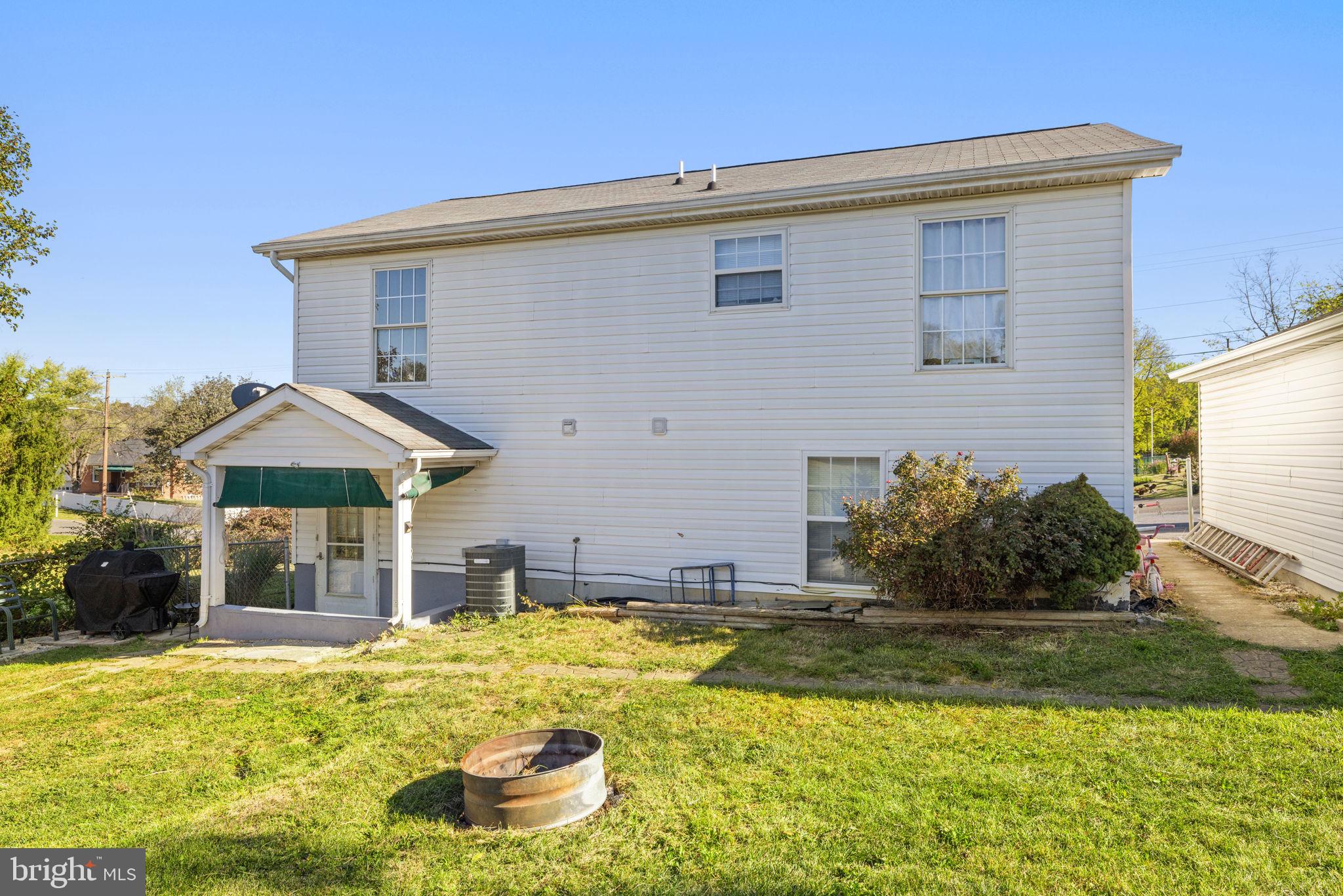 HEADLEY COURT - Residential