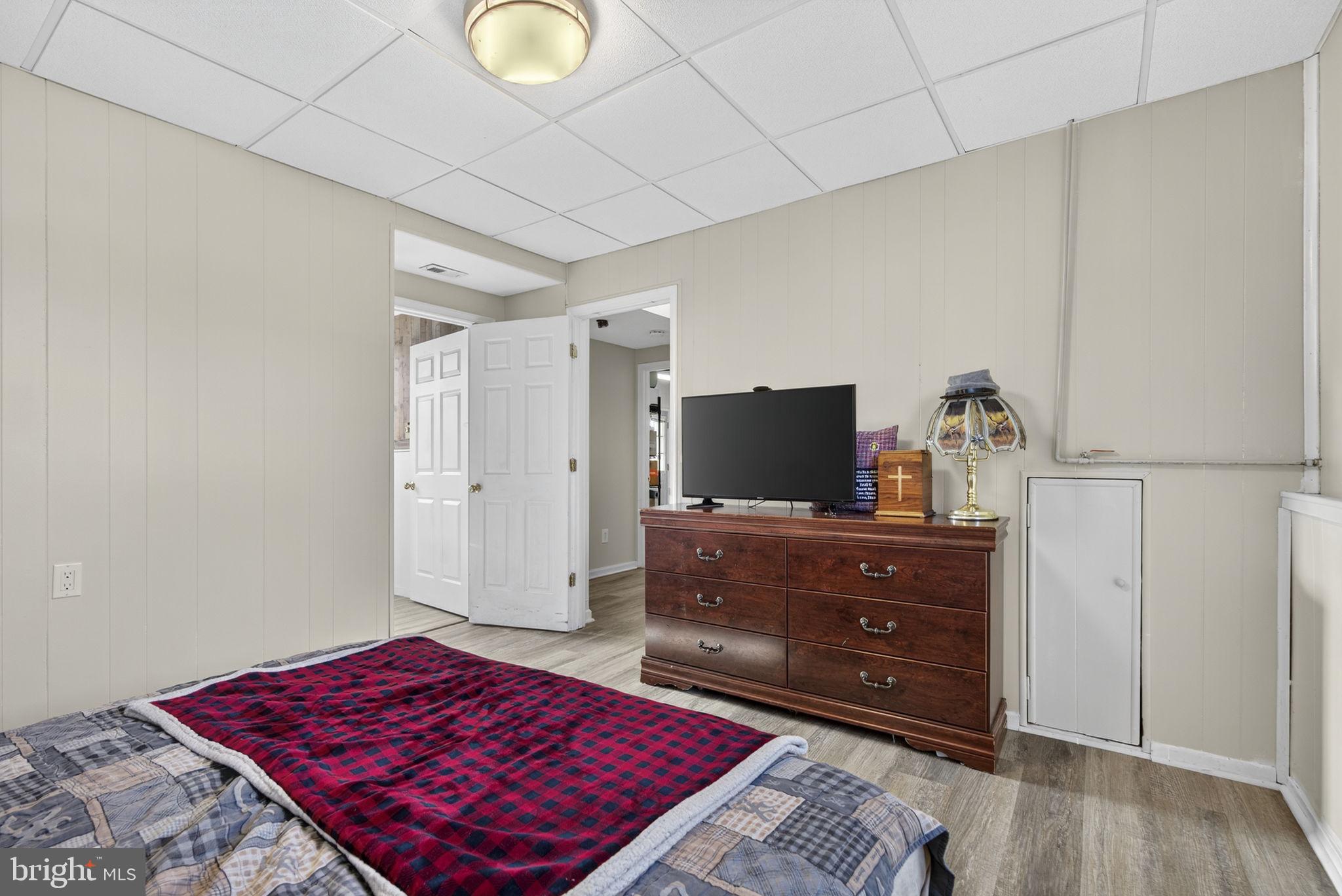 HEADLEY COURT - Residential