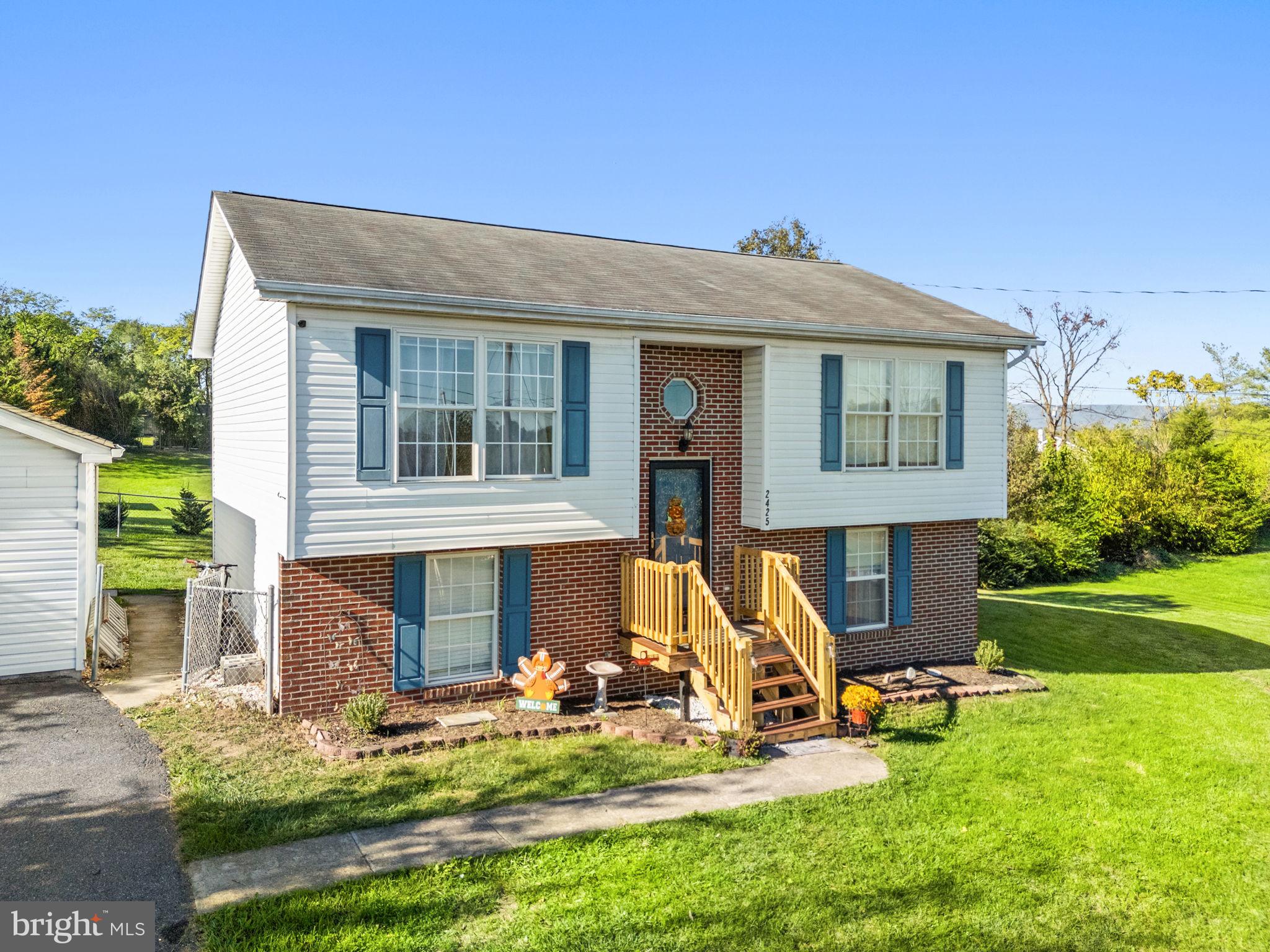 HEADLEY COURT - Residential