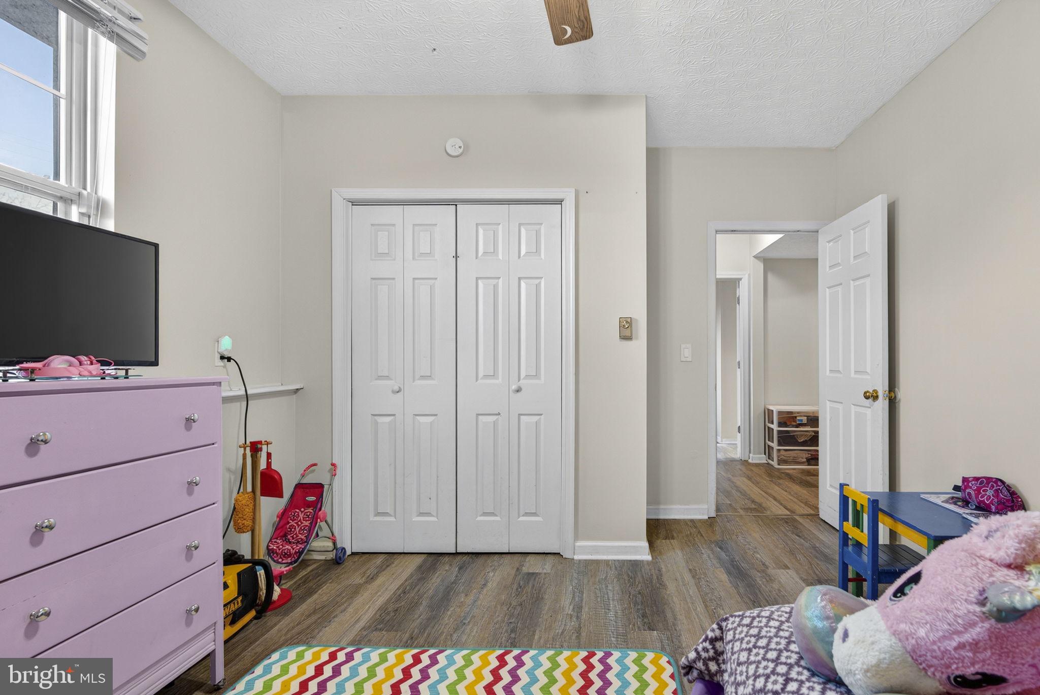 HEADLEY COURT - Residential