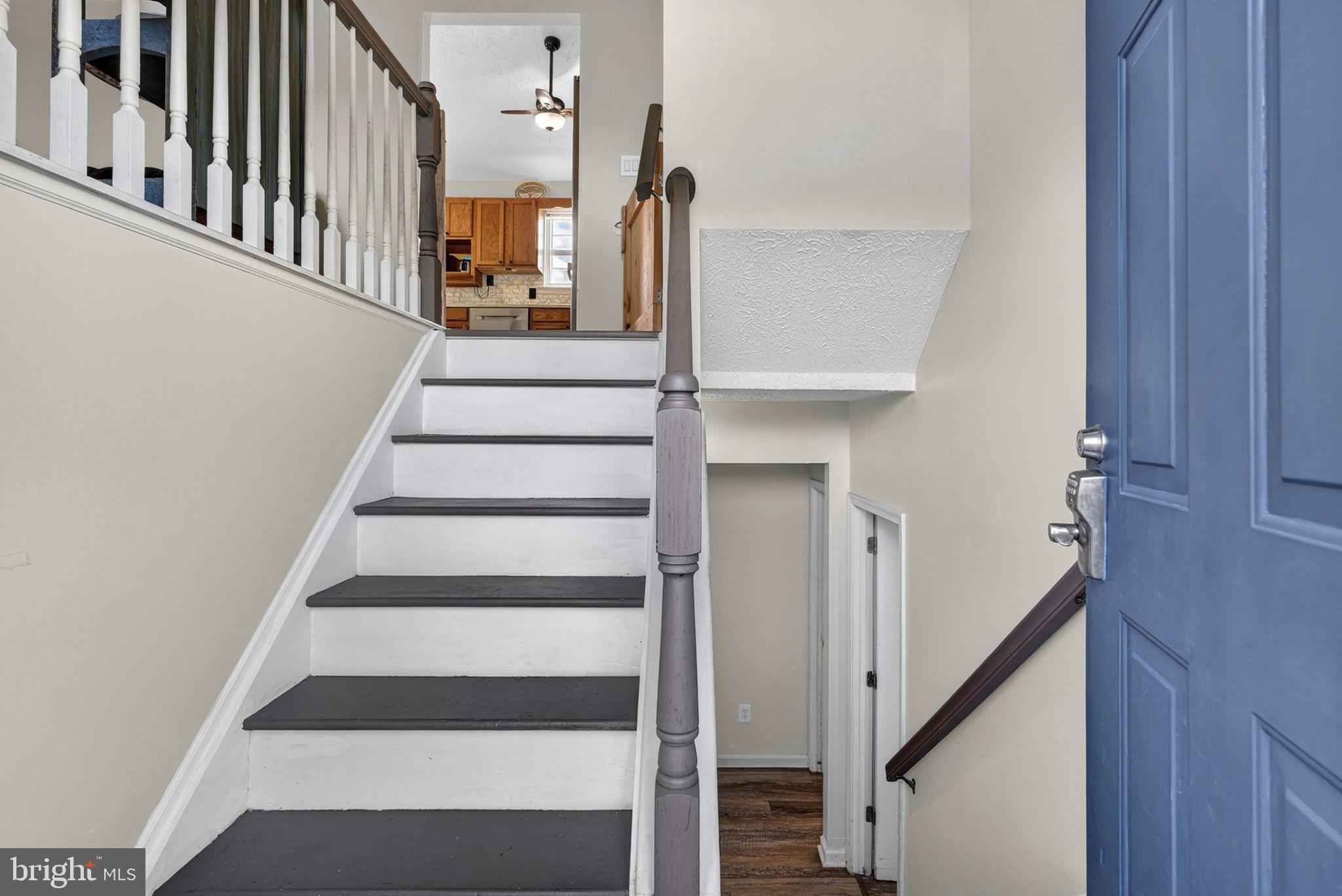 HEADLEY COURT - Residential