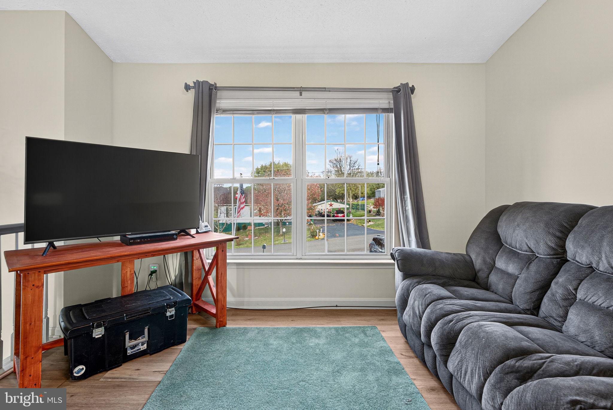 HEADLEY COURT - Residential