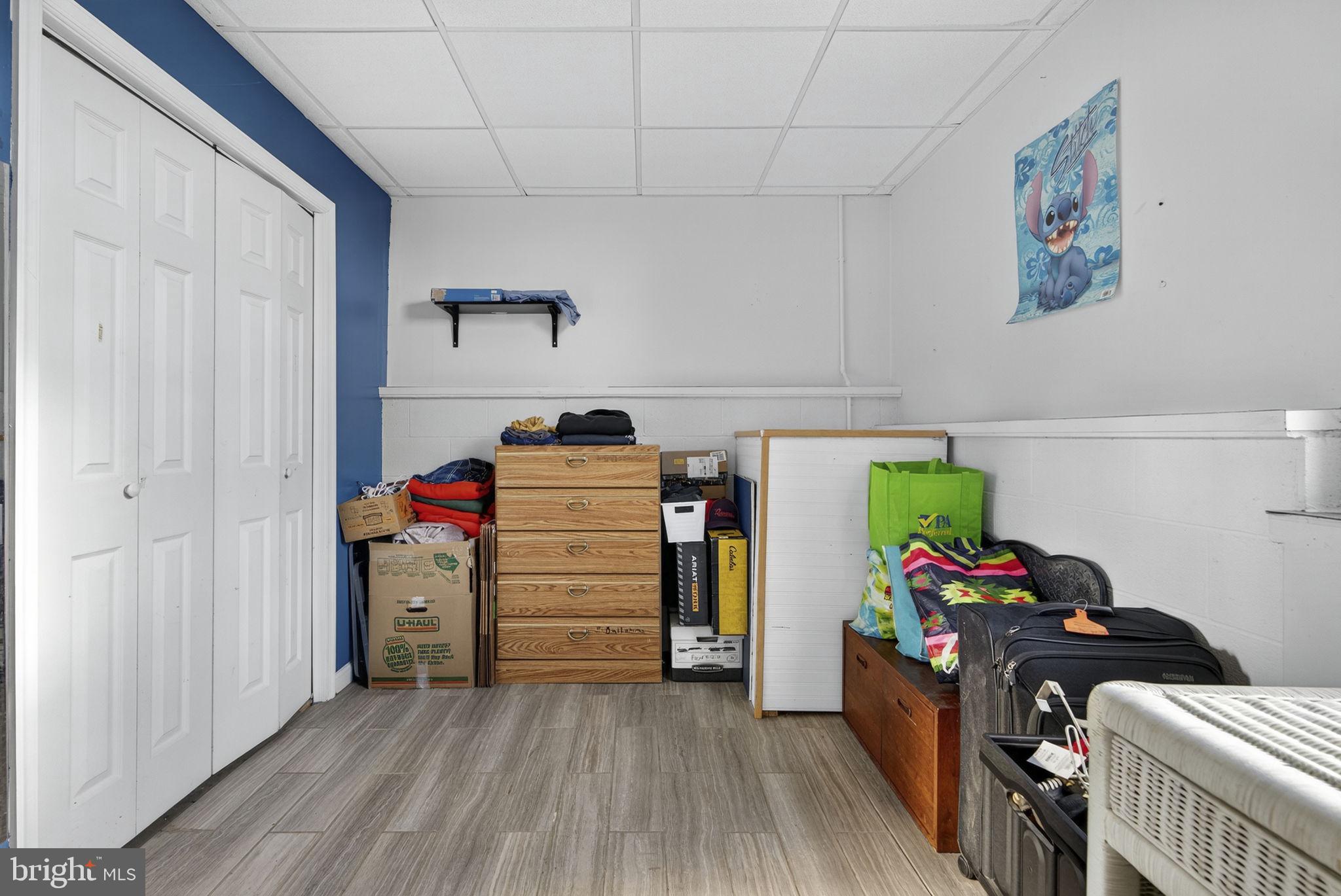 HEADLEY COURT - Residential