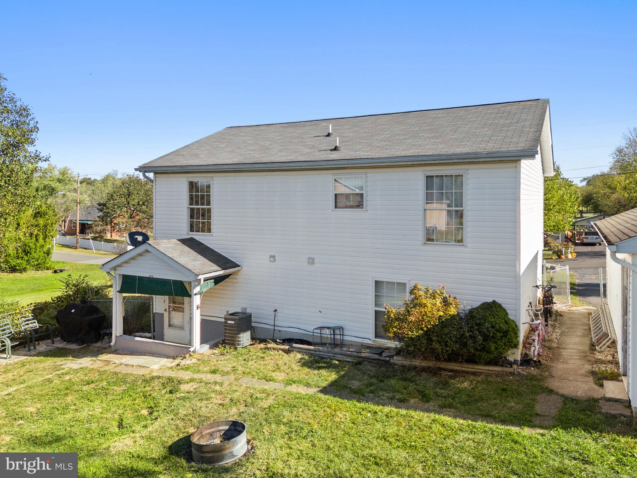 HEADLEY COURT - Residential