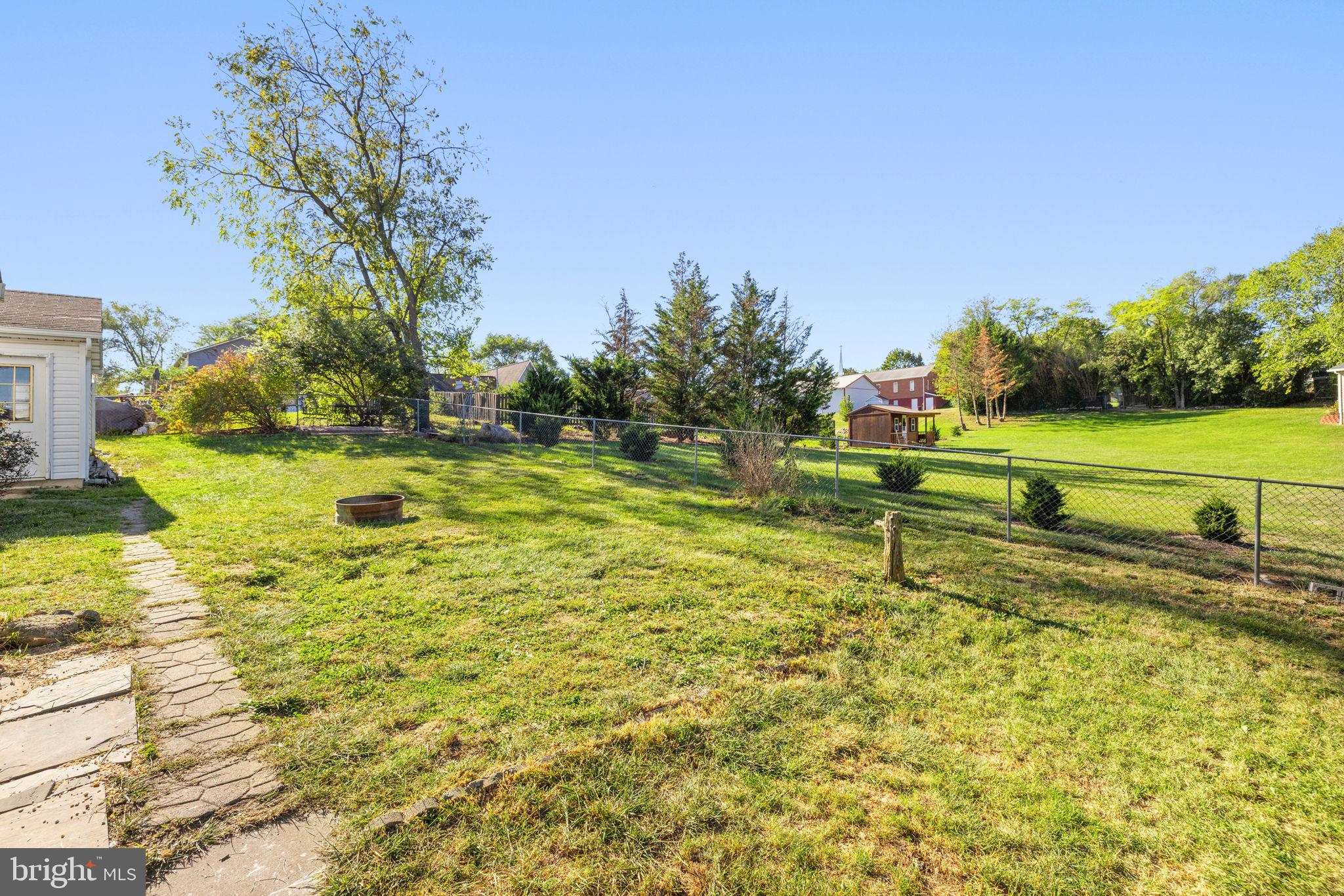 HEADLEY COURT - Residential