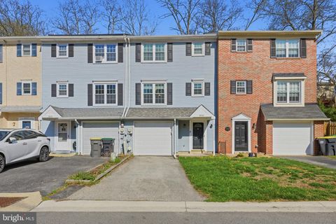 Townhouse For Sale - 5003 E Woodmill Drive<br/> WILMINGTON, DE 19808