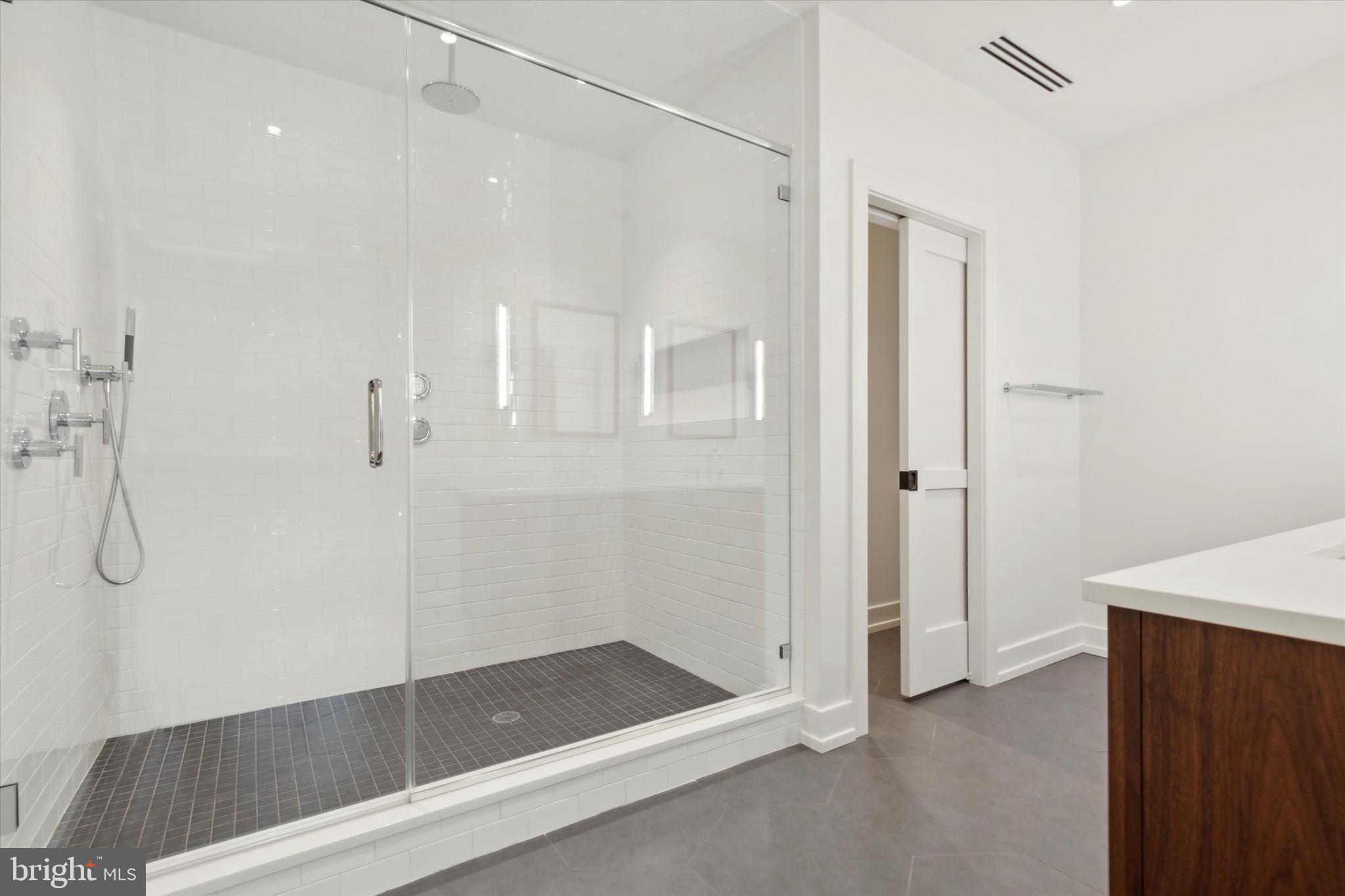 CHESTNUT HILL - Residential