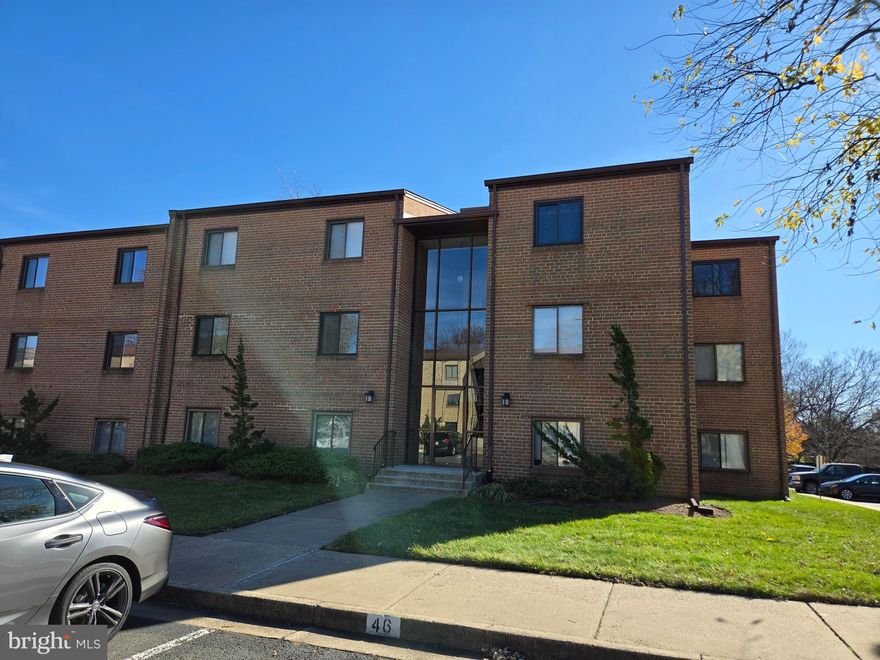 Updated & Fresh - Large two bedroom,  full bath condo with balcony in Gardens of Crestwood Village. Features a large living room, separate dining room, eat-in updated kitchen, and lots of closet space. Freshly painted, new flooring and some new appliances.  Sorry no pets allowed.  Convenient to I-66 and Prince William Parkway.  Near shopping, restaurants, grocery and schools.

Resident Benefits Package is an additional $42 +/- monthly, depending on options chosen.    Resident benefits include: HVAC air filter delivery (for applicable properties), credit building to help boost your credit score with timely rent payments, renter insurance, 1M Identity Protection, utility concierge service making utility connection a breeze during your move-in, our best-in-class resident rewards program, and much more! More details upon application      

Tenant responsible for electricity, cable/internet, minor interior maintenance of home and renters insurance.  Water, sewer and trash service included in rent. Tenant to pay $25 move in fee to Condo Assoc. 

SORRY NO PETS. Minimum income qualifications $71,800/year. Two adults' incomes max considered for qualification. Good Credit Required.    Apply online. Applications considered on a first-come/completed basis. 

 Note- photos were taken prior to renovations.