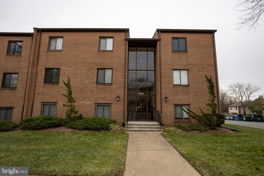 Updated &amp; Fresh - Large two bedroom,  full bath condo with balcony in Gardens of Crestwood Village. Features a large living room, separate dining room, eat-in updated kitchen, and lots of closet space. Freshly painted, new flooring and some new appliances.  Sorry no pets allowed.  Convenient to I-66 and Prince William Parkway.  Near shopping, restaurants, grocery and schools.

Resident Benefits Package is an additional $42 +/- monthly, depending on options chosen.    Resident benefits include: HVAC air filter delivery (for applicable properties), credit building to help boost your credit score with timely rent payments, renter insurance, 1M Identity Protection, utility concierge service making utility connection a breeze during your move-in, our best-in-class resident rewards program, and much more! More details upon application      

Tenant responsible for electricity, cable/internet, minor interior maintenance of home and renters insurance.  Water, sewer and trash service included in rent. Tenant to pay $25 move in fee to Condo Assoc. 

SORRY NO PETS. Minimum income qualifications $71,800/year. Two adults&#39; incomes max considered for qualification. Good Credit Required.    Apply online. Applications considered on a first-come/completed basis. 

New photos have just been uploaded to reflect the recent renovations.