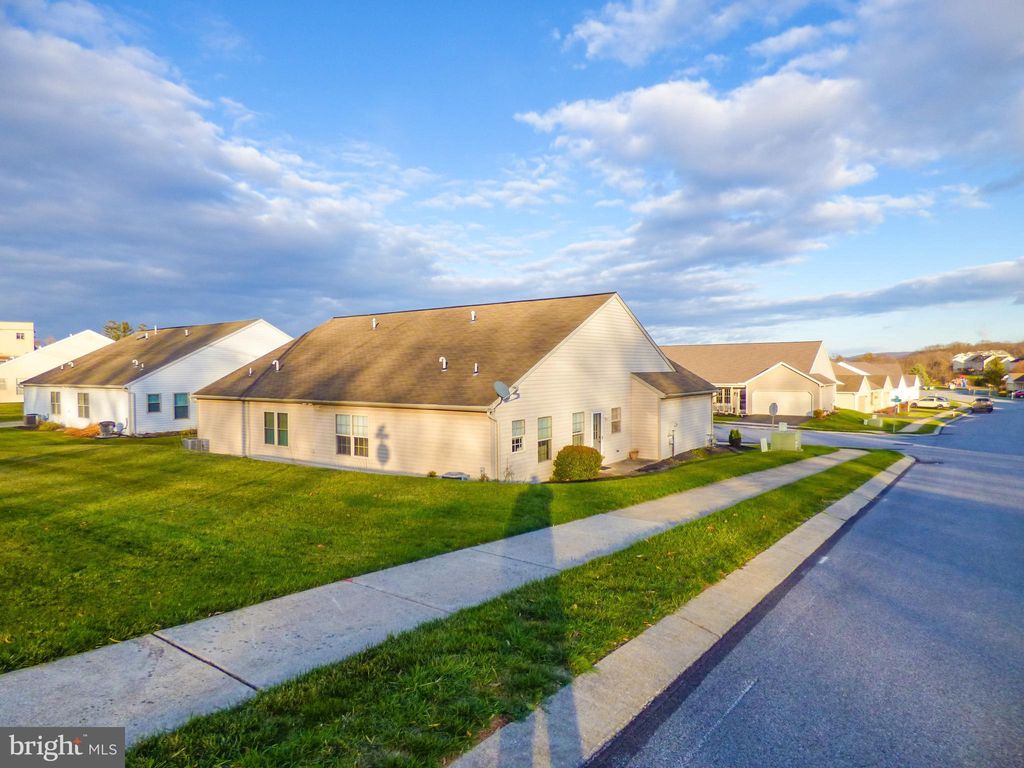 Photo of 699 Hayley Road, YORK, PA 17404 (MLS # PAYK2094446)