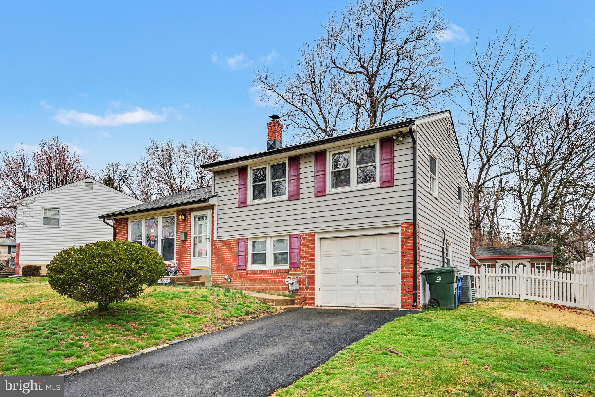 ABINGTON WOODS - Residential