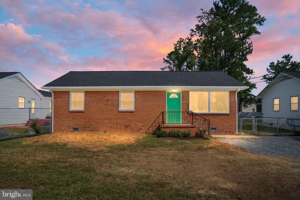 Photo of 1115 Mckinney Boulevard, COLONIAL BEACH, VA 22443 (MLS # VAWE2009916)