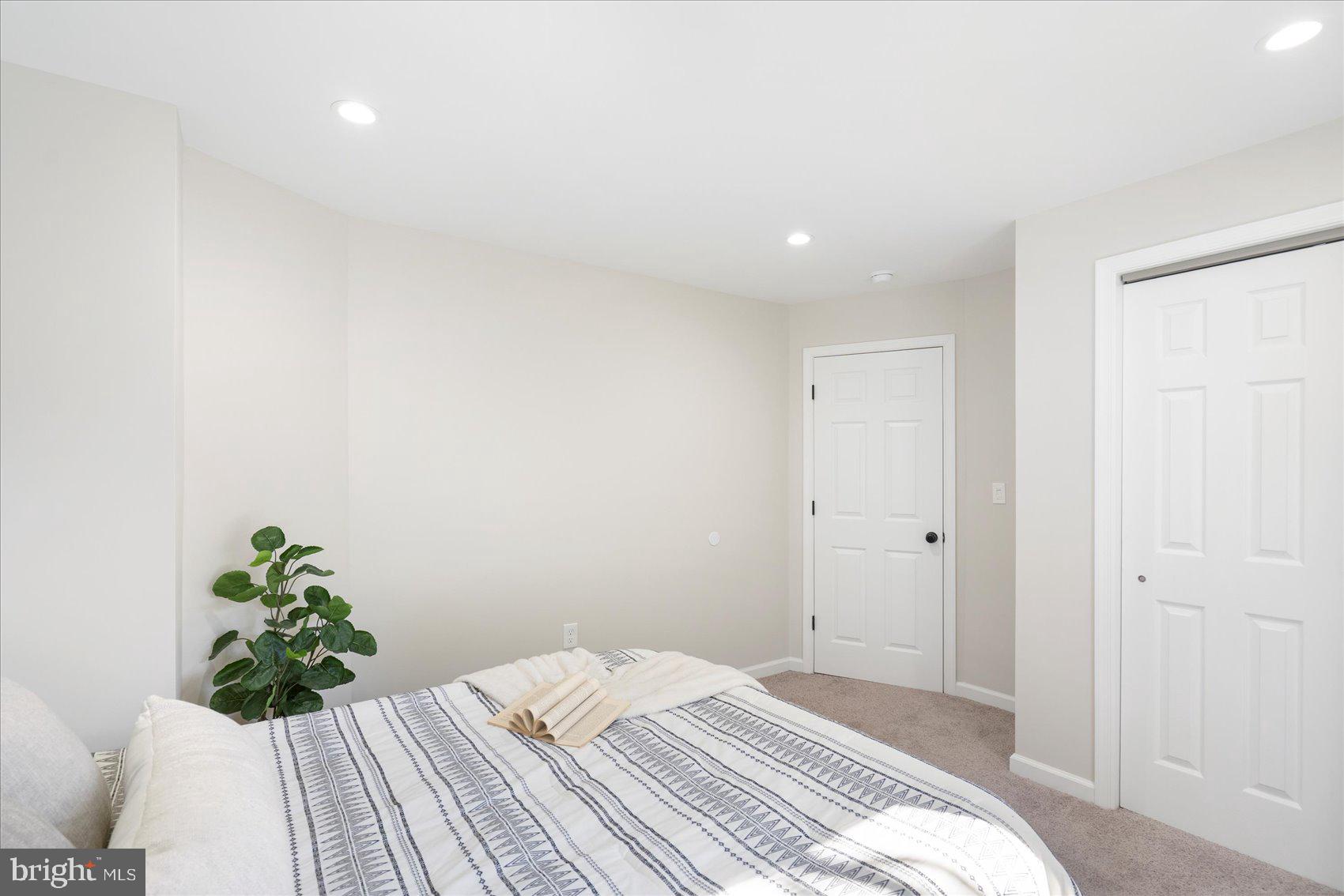 GARRISON - Residential