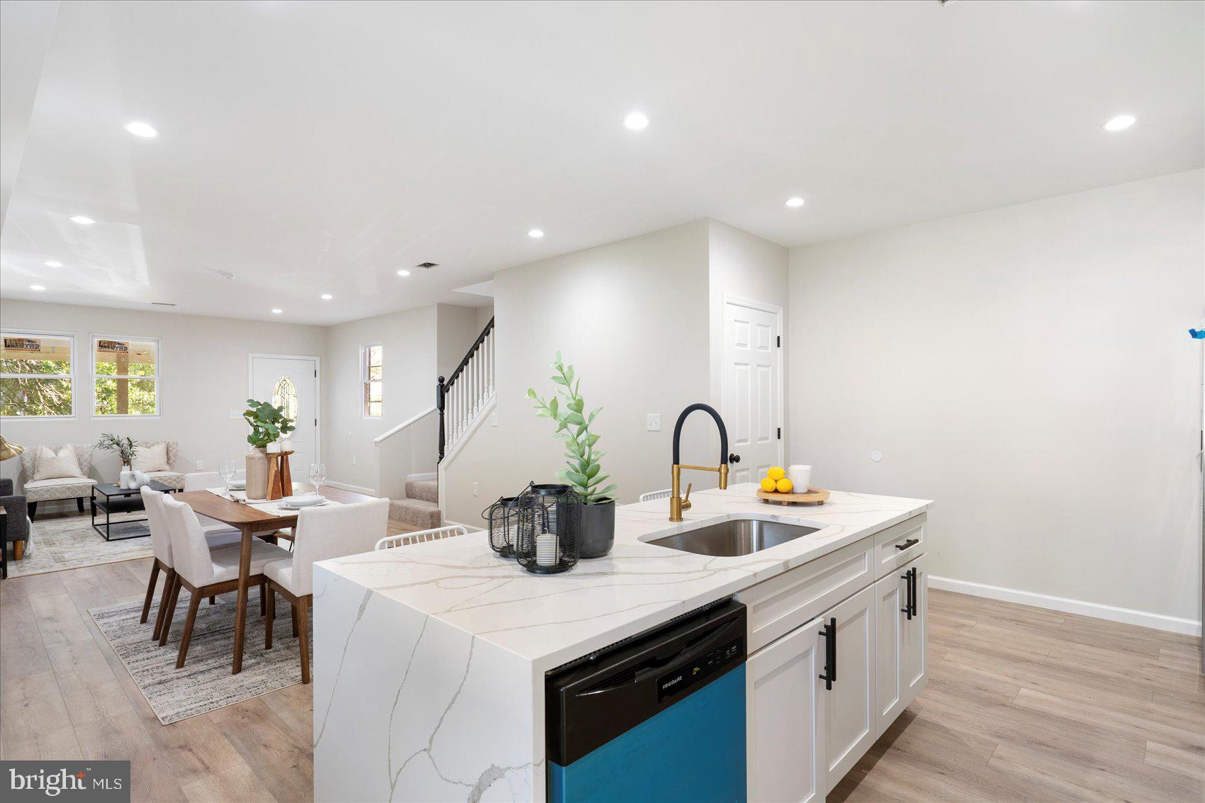 GARRISON - Residential