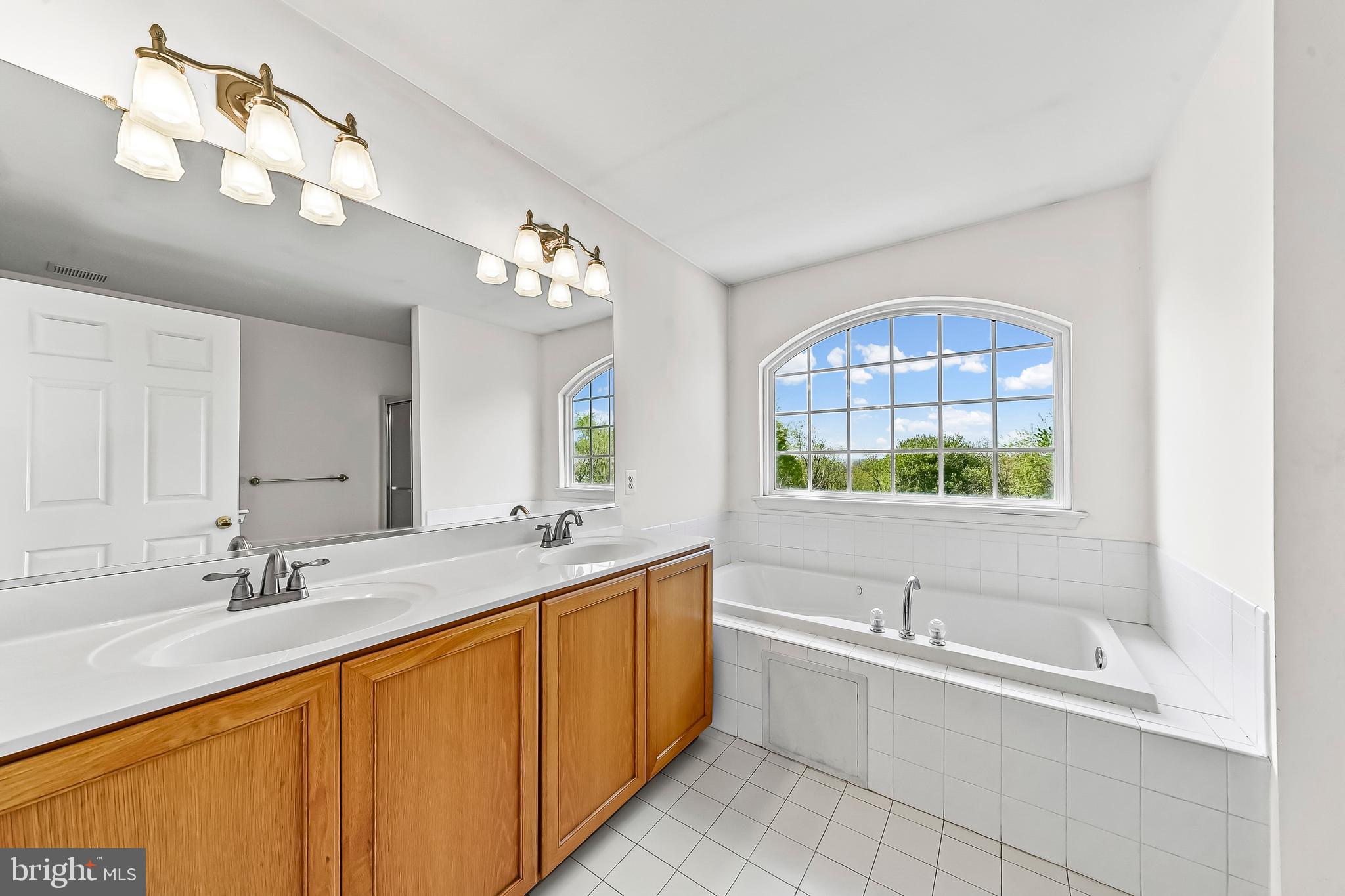LOCKSLEY GLEN - Residential