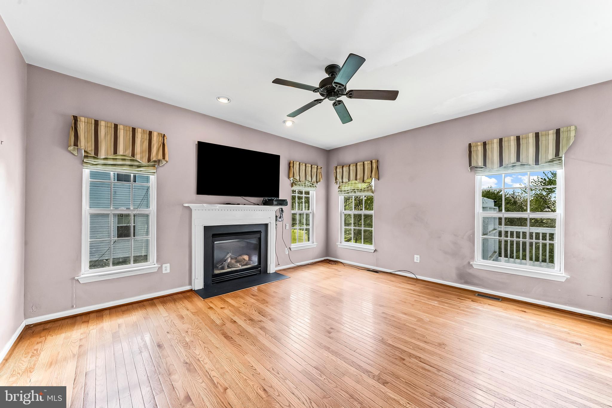 LOCKSLEY GLEN - Residential