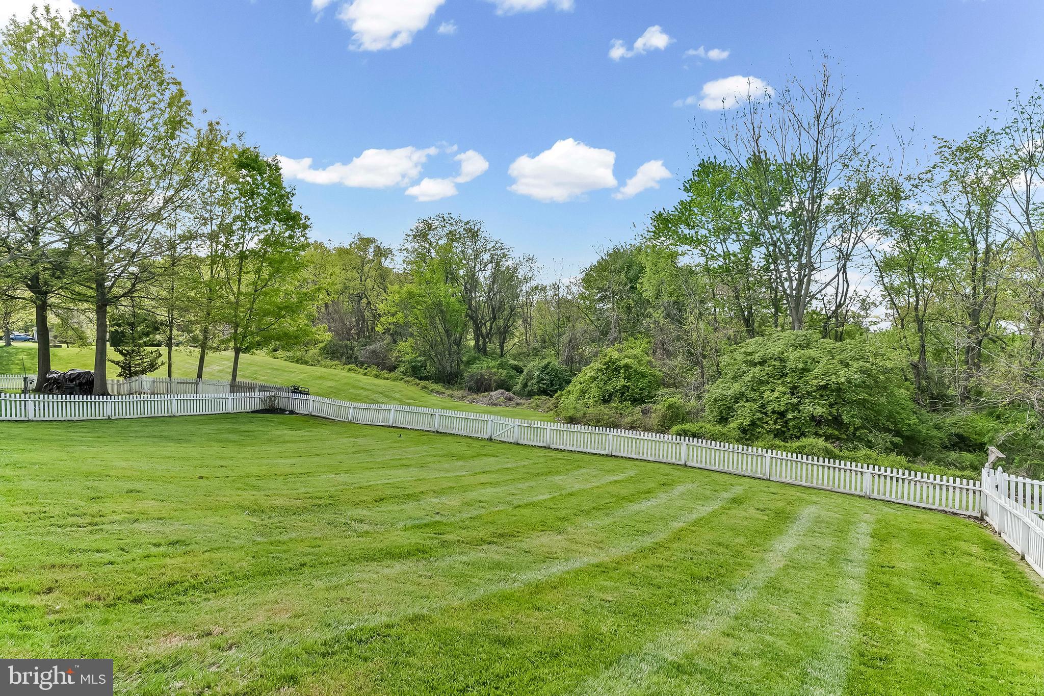 LOCKSLEY GLEN - Residential