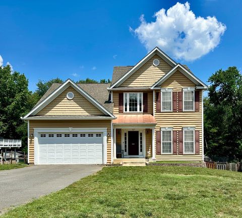 Homes For Sale - 1015 Julian Drive<br/> FREDERICKSBURG, VA 22405