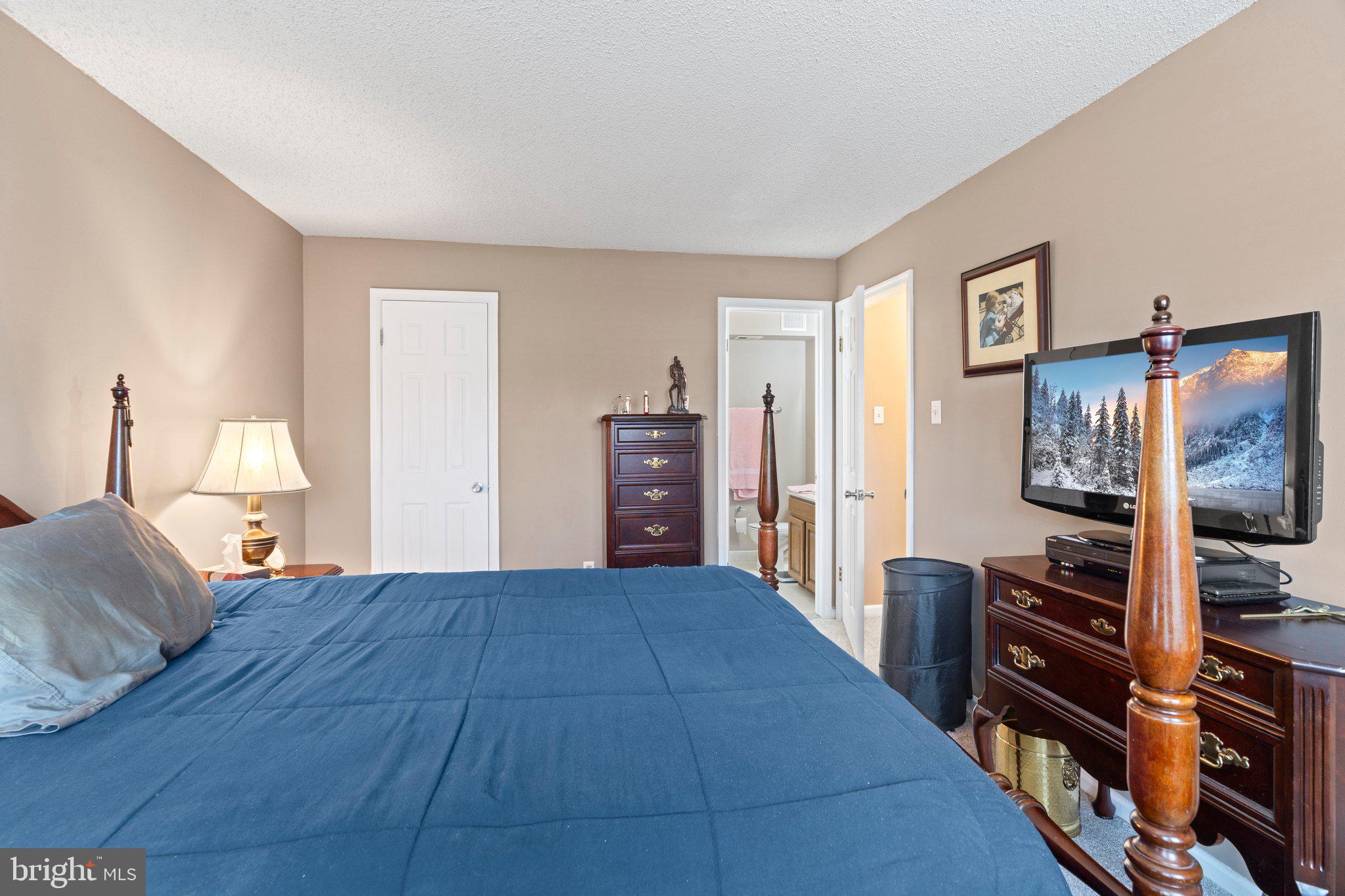 1206 BARRY COURT