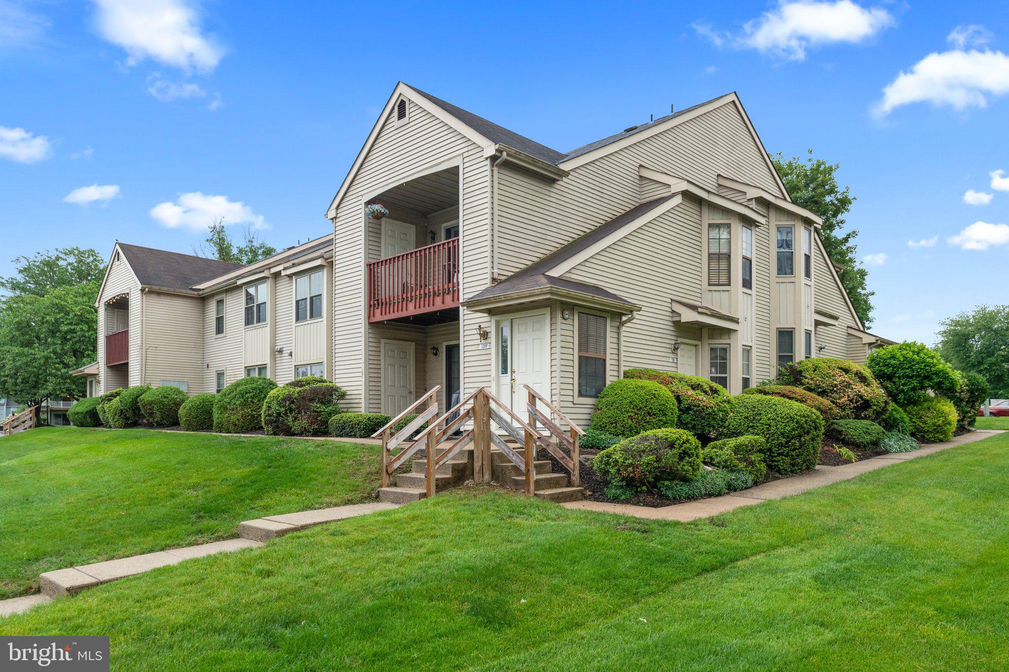 1206 BARRY COURT