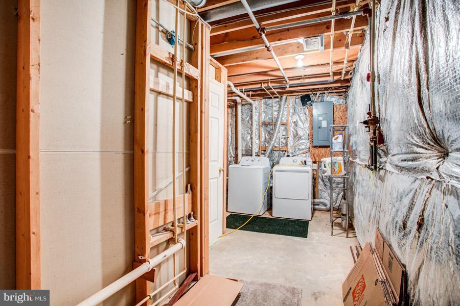 EATON SQUARE - Residential Lease