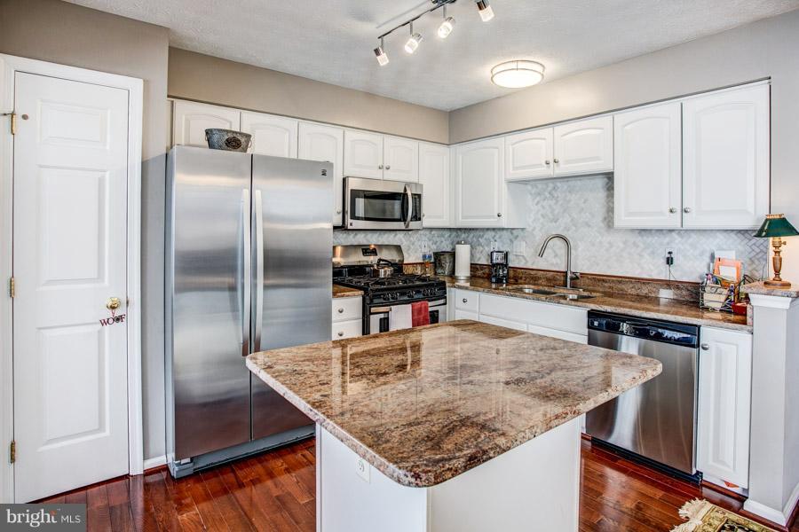 EATON SQUARE - Residential Lease